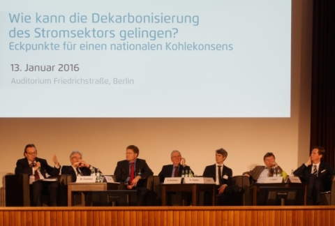 Prof. Faulstich bei Agora: Die Energiewende braucht den gestalteten Kohleausstieg Prof. Faulstich bei Agora: Die Energiewende braucht den gestalteten Kohleausstieg