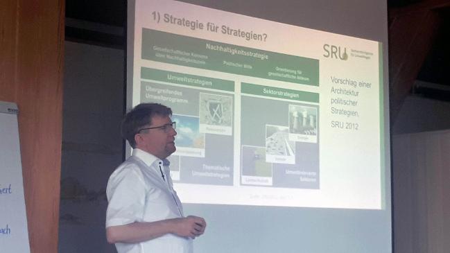 Dr. Carsten Neßhöver spricht bei Vilmer Sommerakademie Dr. Carsten Neßhöver spricht bei Vilmer Sommerakademie