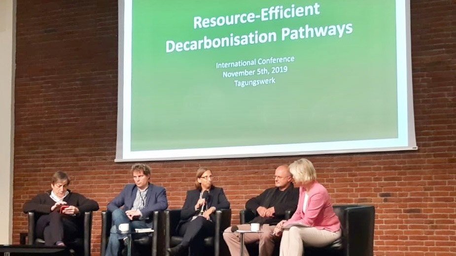 Julia Hertin joins panel discussion at the “Resource-Efficient Decarbonisation Pathways” conference